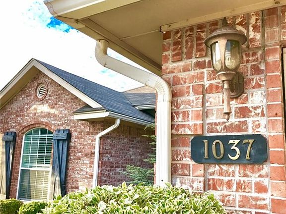 3rd image of 1037 SW 126th St