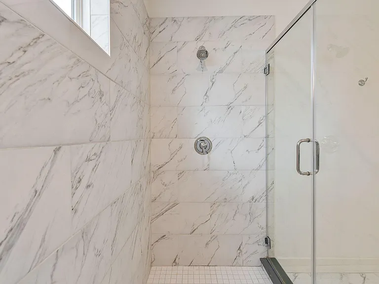 2705 Oakwood Crest Ln — Photo 10