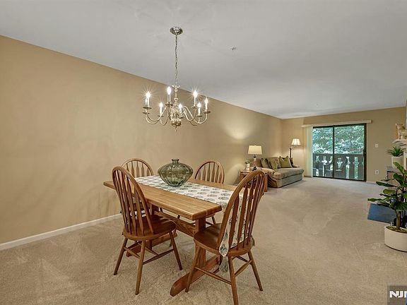 4th image of 505 Mark Twain Way