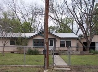 112 Bowlin Dr, Center Pt, TX 78010