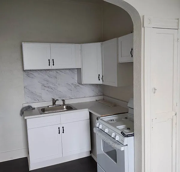 323 W Lehman St — Photo 6