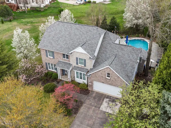 8351 Waterford Dr, Lambertville, MI 48144