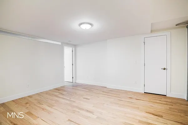 Rented by MNS Marketing | media 21