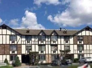 2113 Hawthorne Ln, Mahwah, NJ 07430
