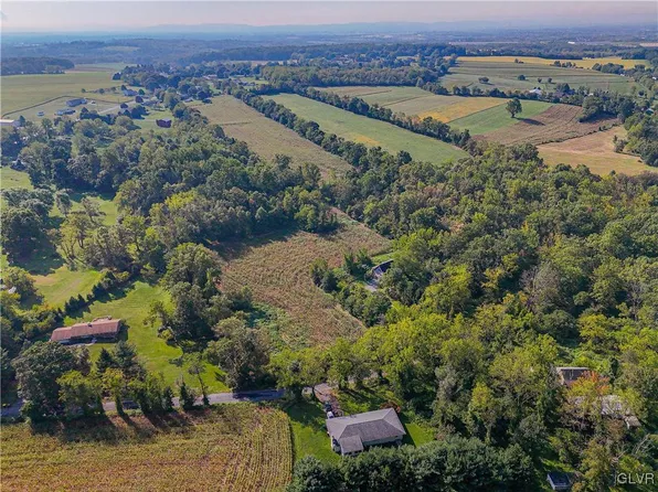 7 Valley Rd, Northampton, PA 18067