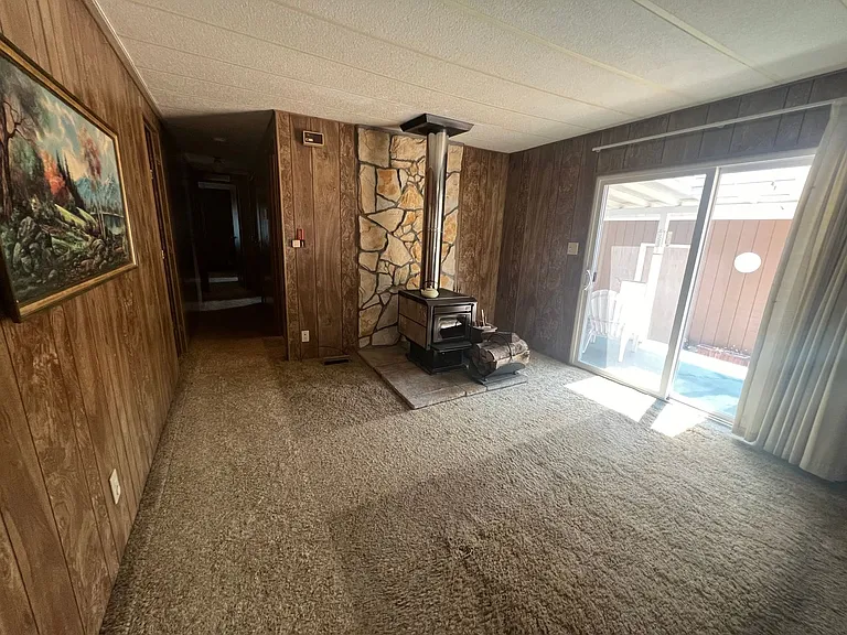 1052 SE Deep Lake Rd — Photo 8