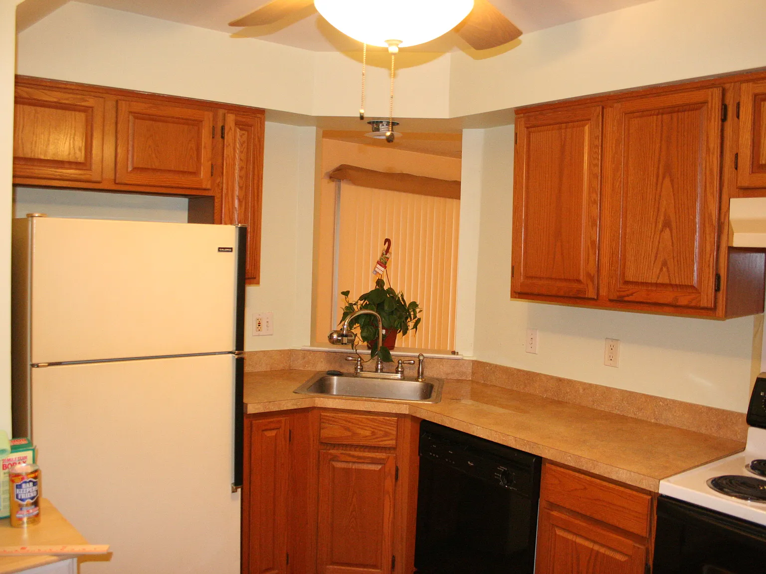3 bed, 1250 sqft, $2,200 — Photo 3