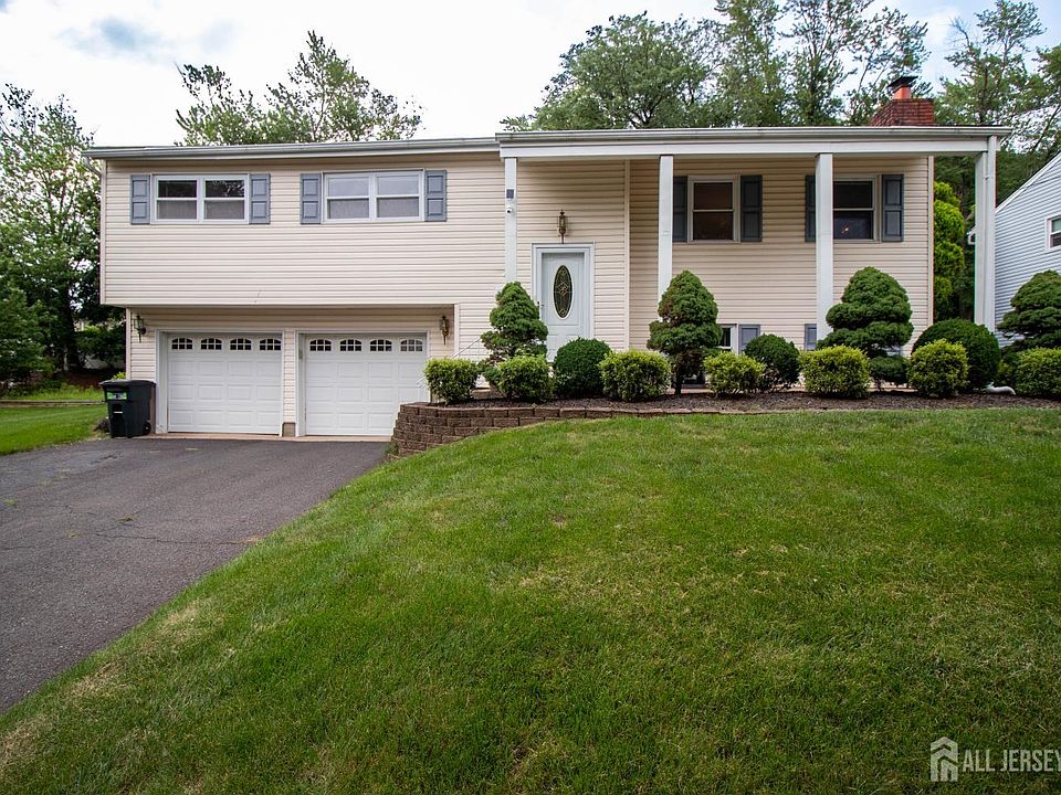 1st image of 7 Cortland Dr