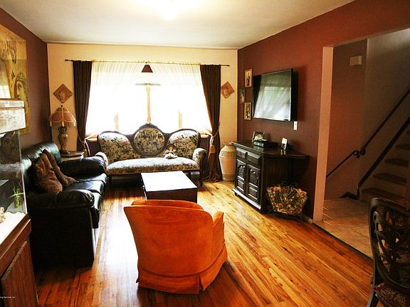 3rd image of 132 Wilson Ave