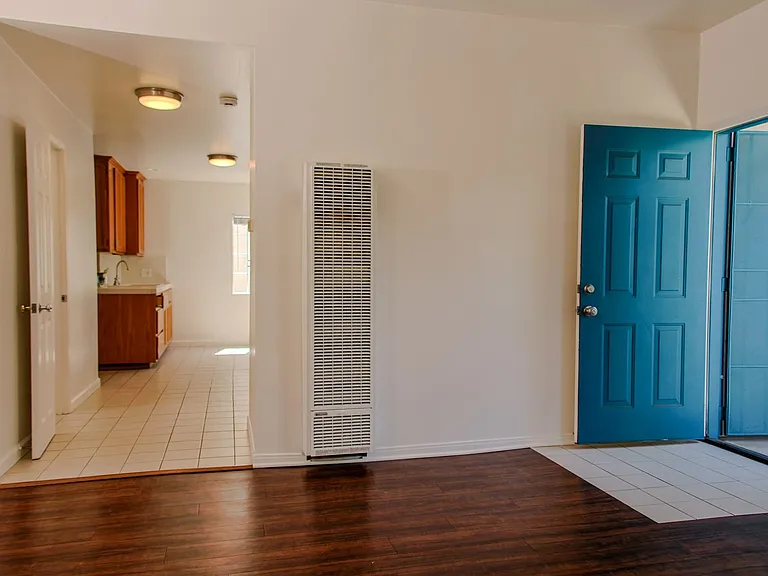 Garfield Avenue Apartments — Photo 14