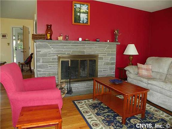 4th image of 108 Mineola Dr