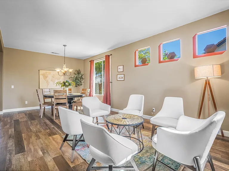 32154 Renoir Rd — Photo 6