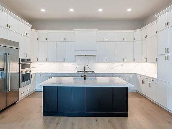 2nd image of 200 BLUE PEARL CT.