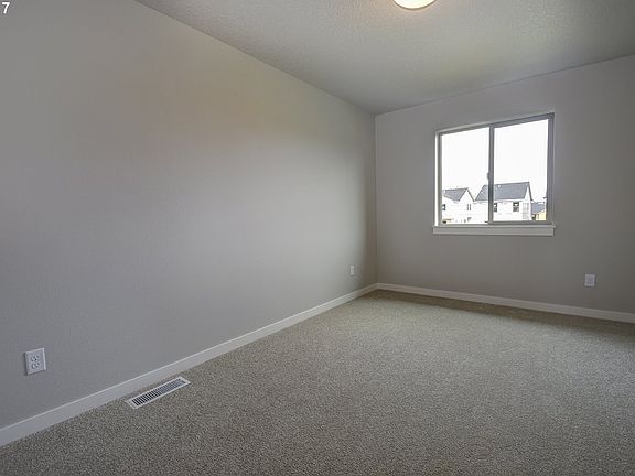 3rd image of 15306 NE 107th St