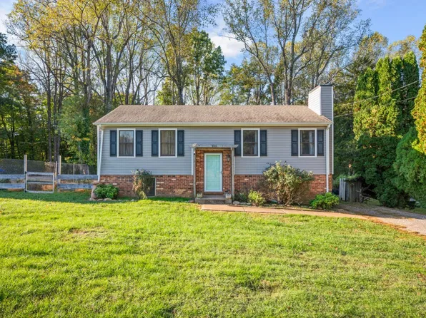 2800 Hawkins Mill Rd, Lynchburg, VA 24503