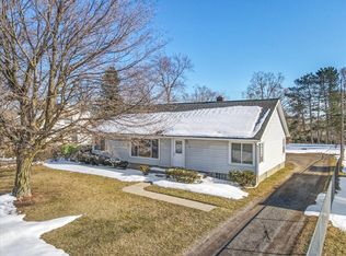 111 W Drahner Rd, Oxford, MI 48371