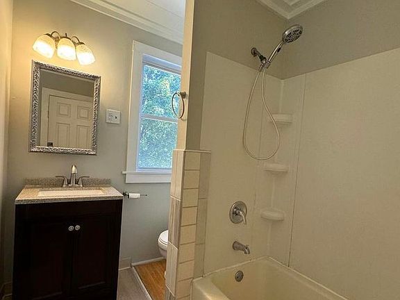 5th image of 619 New York St #Townhouse
