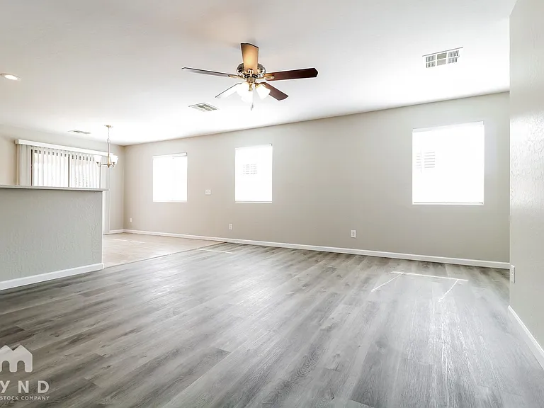 16812 W Marshall Ln — Photo 5