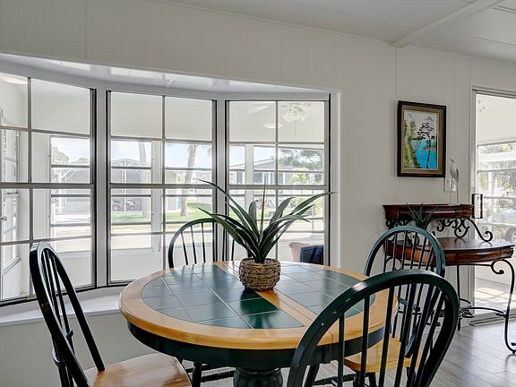 5th image of 850 Laurel Circle