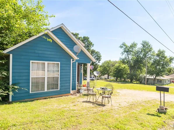 12 W Broadway St, Ellsinore, MO 63937