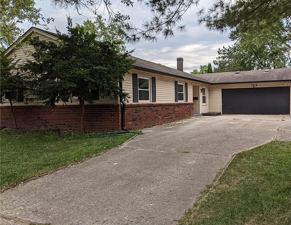 1st image of 1918 N Fairmont Ct