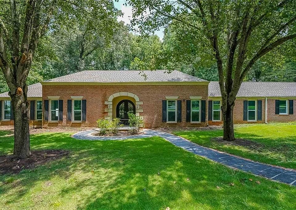 1st image of 151 Pine Forest Dr