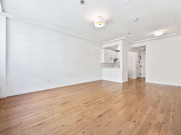 4th image of 106 Fulton St APT 6F