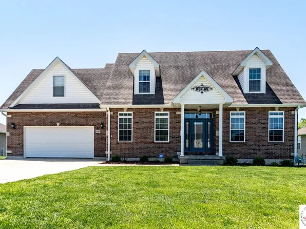 4110 Bluegrass Dr, Sedalia, MO 65301