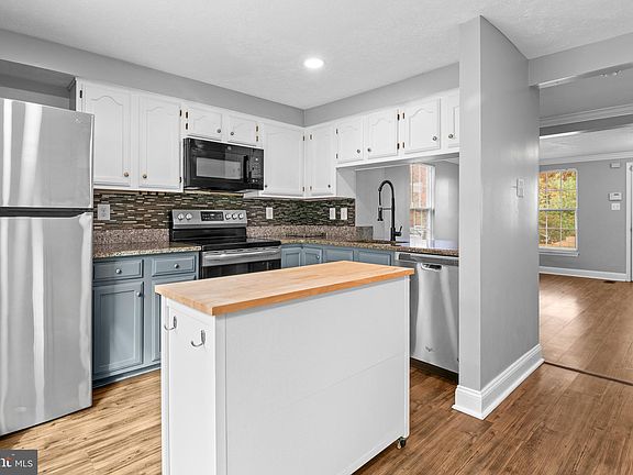 2nd image of 1426 Sedum Sq