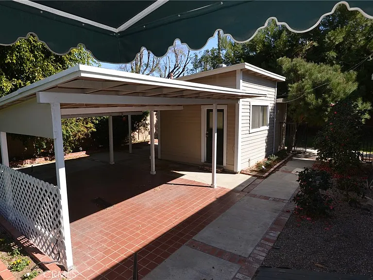 3061 Madison Ave — Photo 14