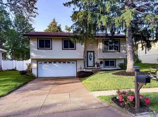 411 Sante Fe Trl, Lincoln, NE 68521