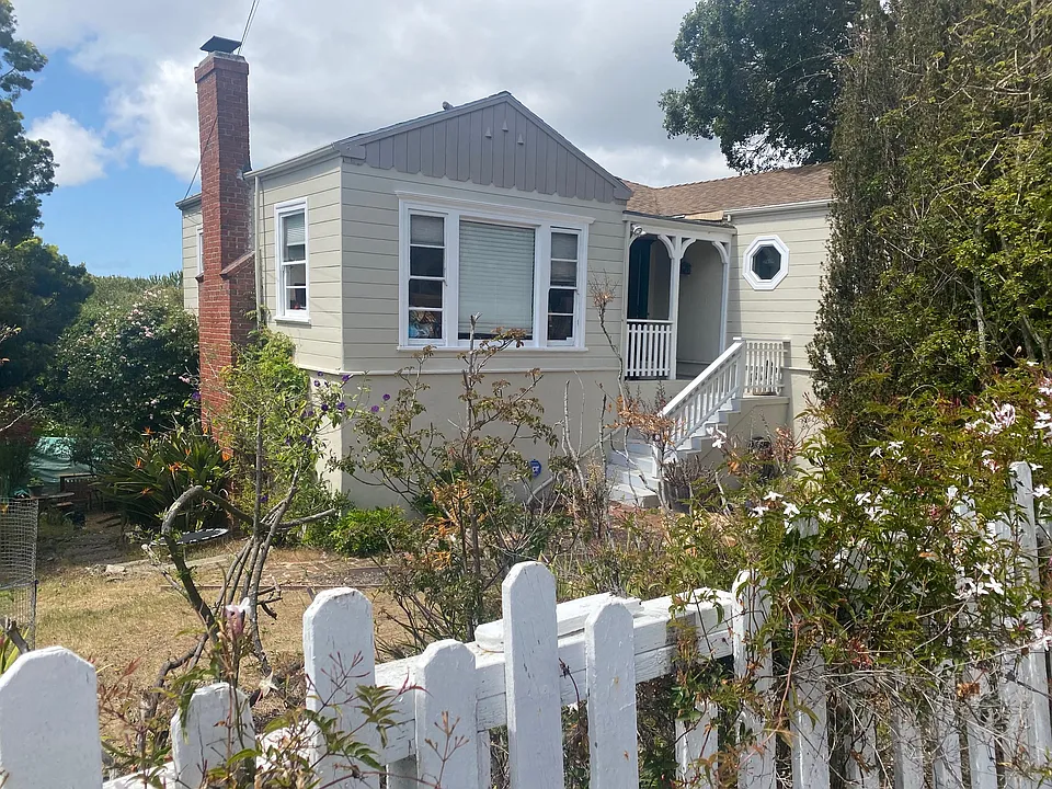 2317 Carquinez Ave