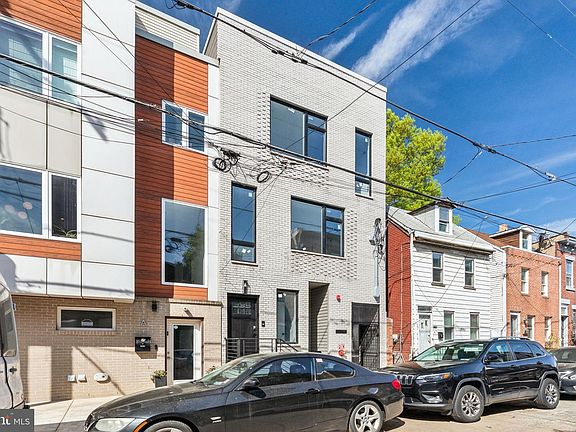 2nd image of 1214 E Susquehanna Ave #D