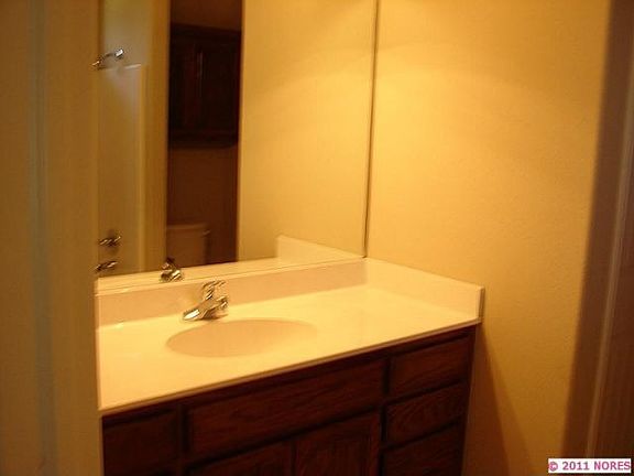 5th image of 122 E Elmira Pl