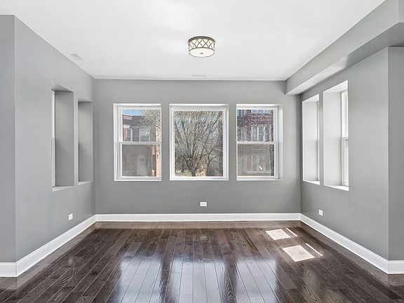 3rd image of 846 N Hamlin Ave