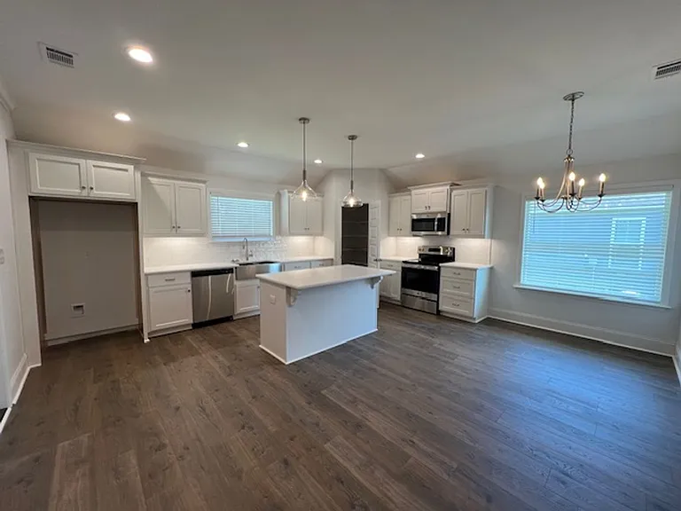 3912 Duke Ct — Photo 5