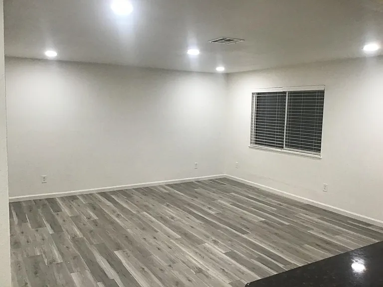 52710 Avenida Mendoza — Photo 11