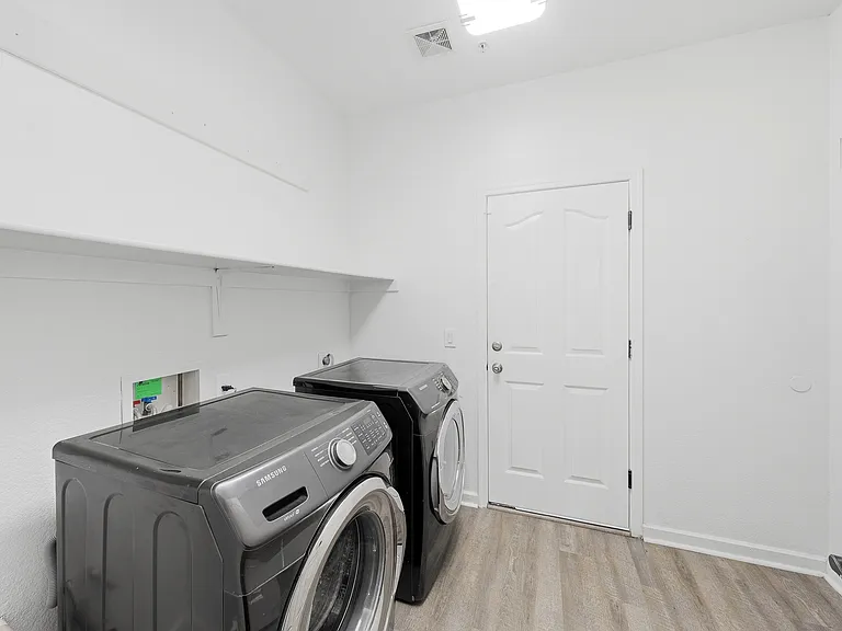12175 W Chase Ln — Photo 19