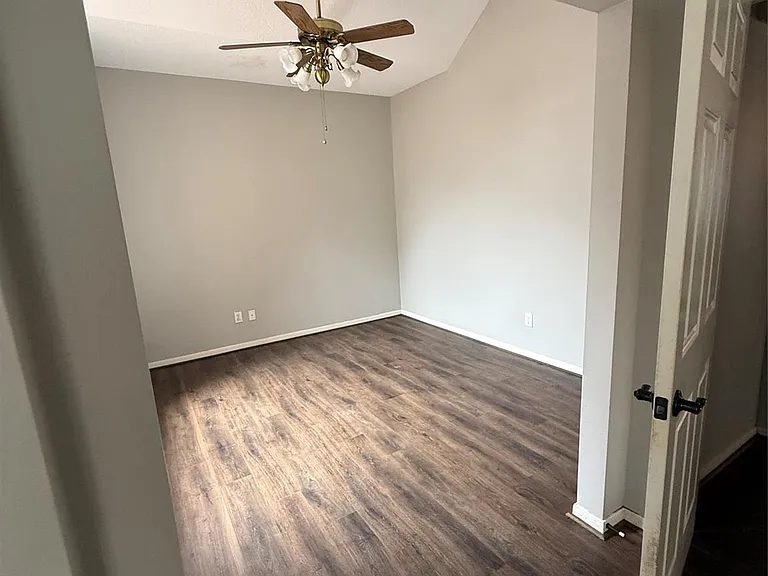 1927 Kelona Dr — Photo 11