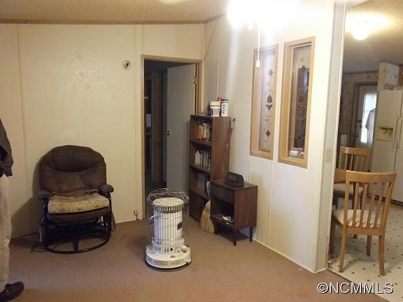 2nd image of 614 Gypsy Ln