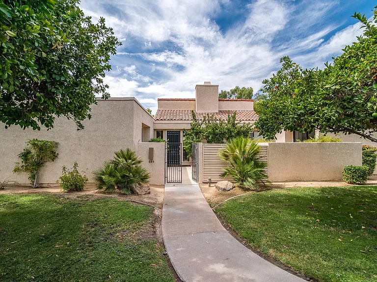 645 Hospitality Dr — Photo 23