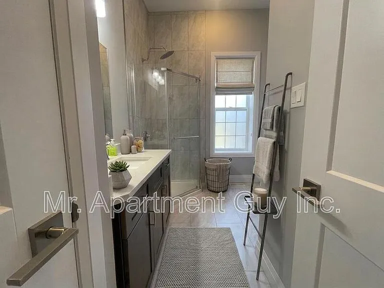16 Wellington St S #201 — Photo 5