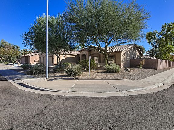 4th image of 1043 E Canyon Way