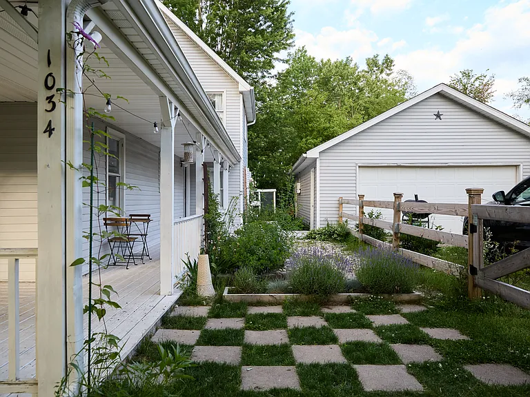 1034 Centennial Ave — Photo 4