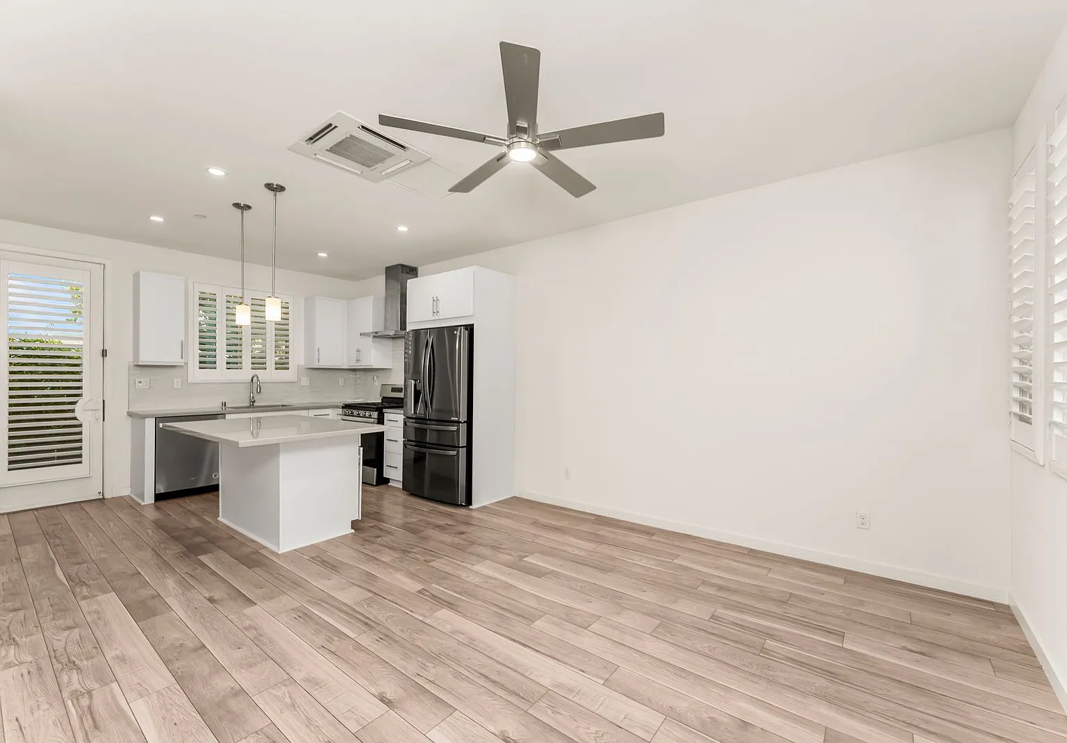 Modern 2 Bed / 2.5 Bath Condo for Rent at The Mill at Broadway — Photo 2