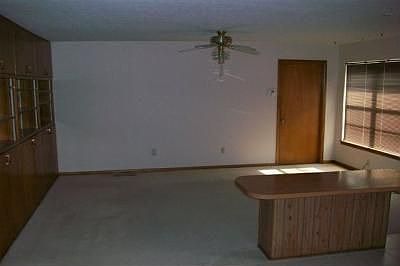 5th image of 609 NW 35th St