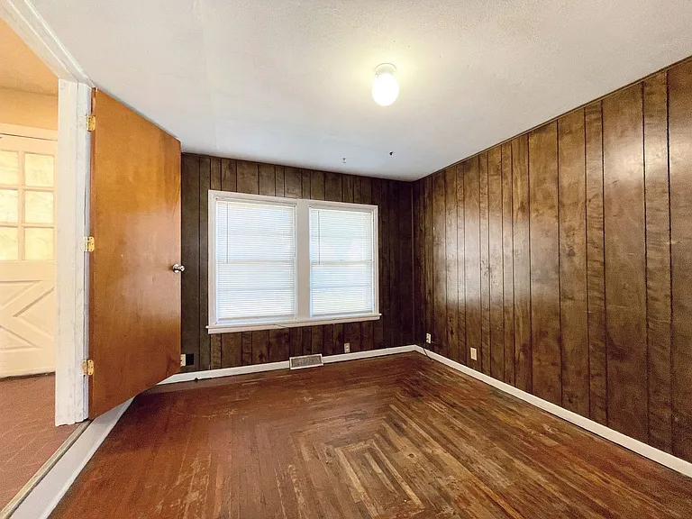 1434 N Belmont Ave — Photo 14