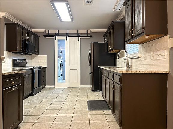 4th image of 39140 Gum St