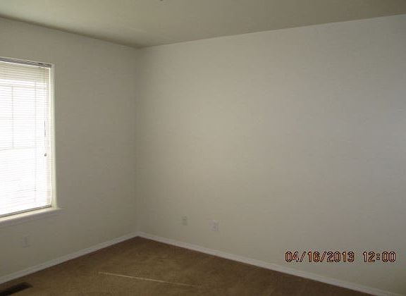 5th image of 17409 E Knox Ave