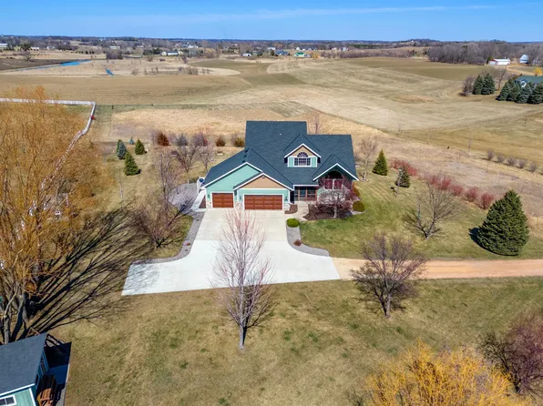 25860 Freeborn Ave, New Prague, MN 56071